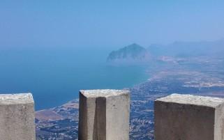 Erice sospesa tra le nuvole