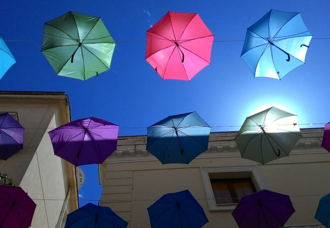 A Sciacca piovono ombrelli!